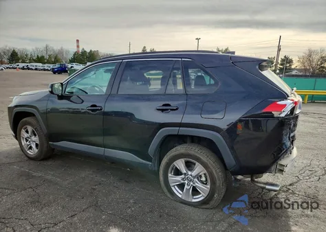 2022 Toyota Rav4 Xle z USA, uszkodzony, nr VIN 2T3P1RFV9NW276716